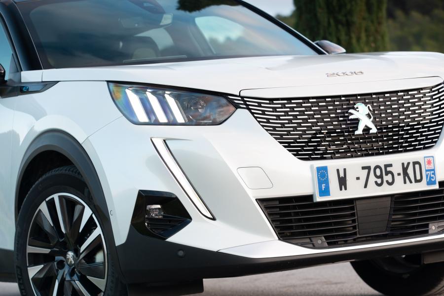 Детали экстерьера Peugeot e-2008 GT (Digital White) 2019 года  (WW) (фото 68 из 119)